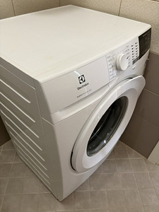 Pesumasin Elektrolux (3 foto / 3)