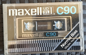MAXELL UD I + MAXELL UD (3 foto / 4)