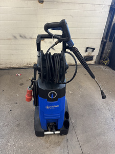 Nilfisk MC 3C-170/820 XT professionaalne survepesur (1 foto / 3)