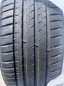КОМПЛЕКТ НОВЫХ летних покрышек Michelin Pilot Sport 4 SUV (1 фото из 6)