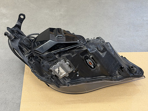 Поворотные фары BMW E60 (7 фото из 7)