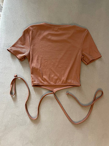 Paeltega seotav soonikkoes (ribbed) kropp-topp (2 foto / 3)