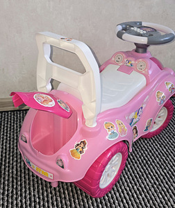 Tõukeauto helidega (3 foto / 6)