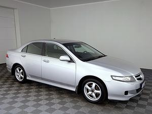 Honda Accord Luxury Facelift ATM 2.0 114kW (1 фото из 7)