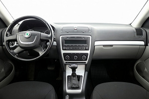 Skoda Octavia Comfortline Facelift ATM 1.4 90kW (5 фото из 7)