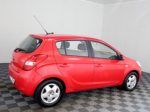 Hyundai i20 Elegance 1.4 74kW (3 foto / 7)