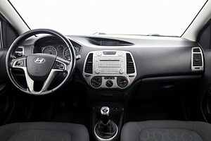 Hyundai i20 Elegance 1.4 74kW (5 foto / 7)
