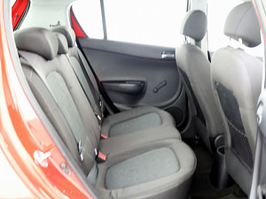 Hyundai i20 Elegance 1.4 74kW (7 foto / 7)