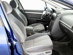 Peugeot 407 Elegance ATM 2.0 HDi 100kW (6 foto / 8)