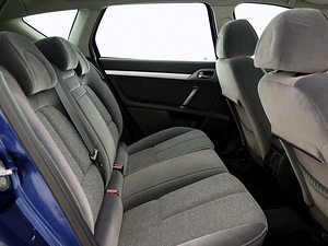 Peugeot 407 Elegance ATM 2.0 HDi 100kW (7 foto / 8)