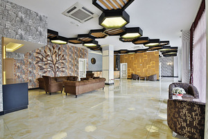 OJI BEACH HOTEL (2 фото из 10)