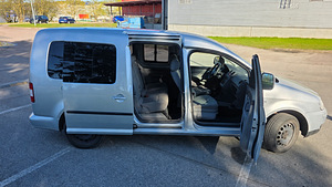 Volkswagen Caddy Maxi Life 1.9 TDI 77 kW (6 foto / 12)
