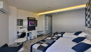 WHITE CITY BEACH HOTEL (5 фото из 10)