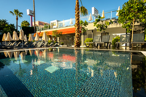 WHITE CITY BEACH HOTEL (8 фото из 10)