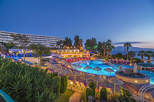 THE GRAND BLUE SKY HOTEL (1 foto / 10)
