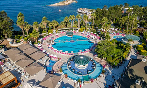 THE GRAND BLUE SKY HOTEL (5 foto / 10)