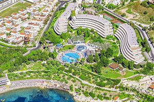 THE GRAND BLUE SKY HOTEL (7 foto / 10)