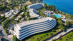 THE GRAND BLUE SKY HOTEL (8 foto / 10)