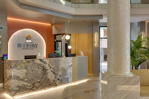 THE GRAND BLUE SKY HOTEL (9 foto / 10)