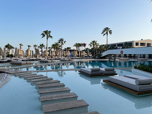 LAUR HOTEL EXPERIENCE & LAUR HOTELS ELEGANCE (2 foto / 10)