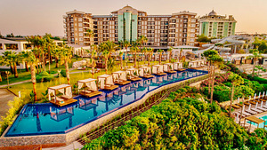 LAUR HOTEL EXPERIENCE & LAUR HOTELS ELEGANCE (3 foto / 10)
