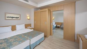 LOCEANICA BEACH RESORT HOTEL (5 foto / 10)