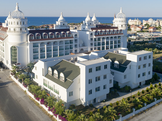SIDE CROWN SERENITY HOTEL
