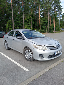 Toyota Corolla (1 foto / 8)