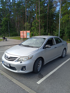 Toyota Corolla (2 foto / 8)
