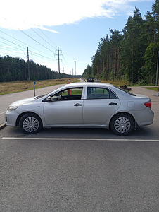Toyota Corolla (3 foto / 8)