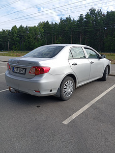Toyota Corolla (5 foto / 8)