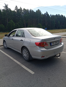 Toyota Corolla (6 foto / 8)