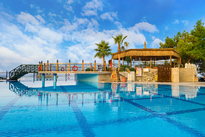 UTOPIA WORLD DE LUXE HOTEL (10 фото из 10)