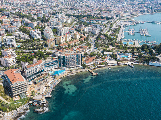CHARISMA DE LUXE HOTEL