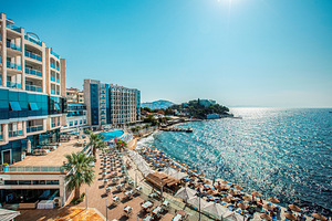 CHARISMA DE LUXE HOTEL (5 фото из 10)