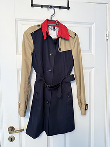 Trentš Tommy Hilfiger (1 foto / 4)