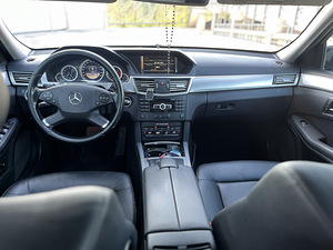 Mercedes Benz E250 150kw 4-Matic (6 foto / 8)