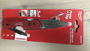 Milwaukee Fastback 5 in1 Folding Knife (2 foto / 3)