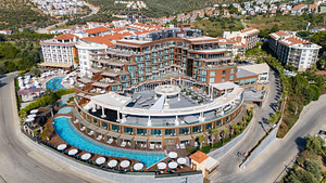 QLUSIVE HOTEL (1 фото из 10)