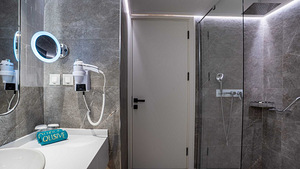 QLUSIVE HOTEL (8 фото из 10)