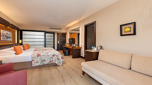LIMAK LARA DE LUXE HOTEL & RESORT (10 фото из 10)