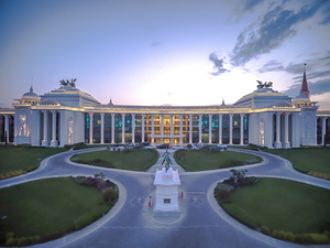 THE LAND OF LEGENDS – KINGDOM HOTEL (1 foto / 10)