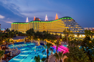 DELPHIN IMPERIAL LARA (2 foto / 10)