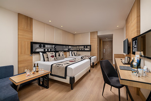 DELPHIN IMPERIAL LARA (5 foto / 10)