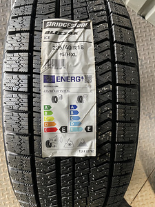 Шины 235/40R18Bridgestone (3 фото из 6)