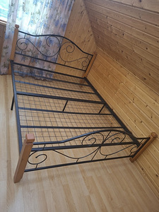 Sepistatud kaheinimesevoodi (1 foto / 6)
