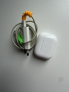 Apple AirPods Pro2 (5 фото из 5)