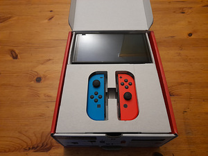 Nintendo Switch OLED (64gb) (1 фото из 7)