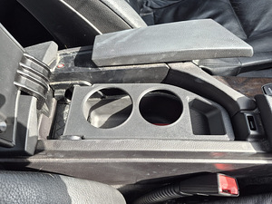 Подстаканник BMW E60/E61 (2 фото из 8)