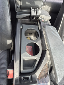 Подстаканник BMW E60/E61 (3 фото из 8)